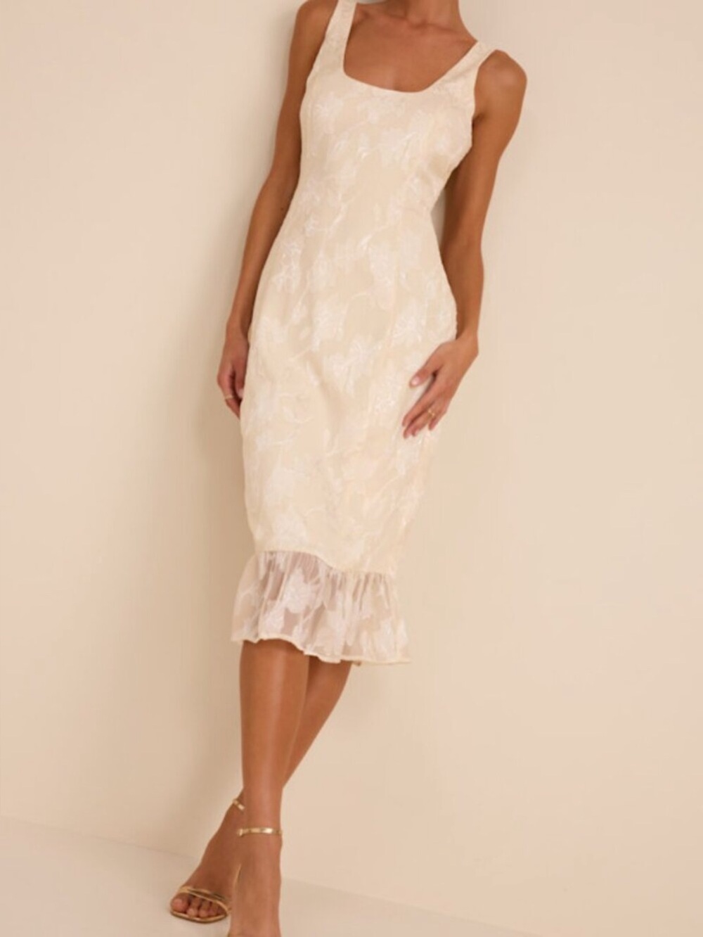 Lulu’s NWT Ivory Floral Lace Midi Dress Ruffle Hem Size M